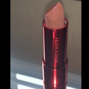 satin matte lipstick (Hank&Henry) shade : lust